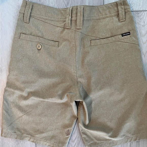 Boys Shorts | Size 12 / 26 Waist | Volcom Surf & Turf 4-way Stretch | Tan - Picture 2 of 6